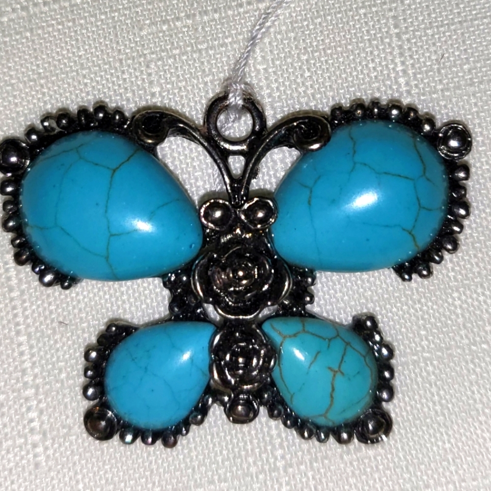 Turquoise butterfly pendant//costume jewelry - Picture 3 of 3